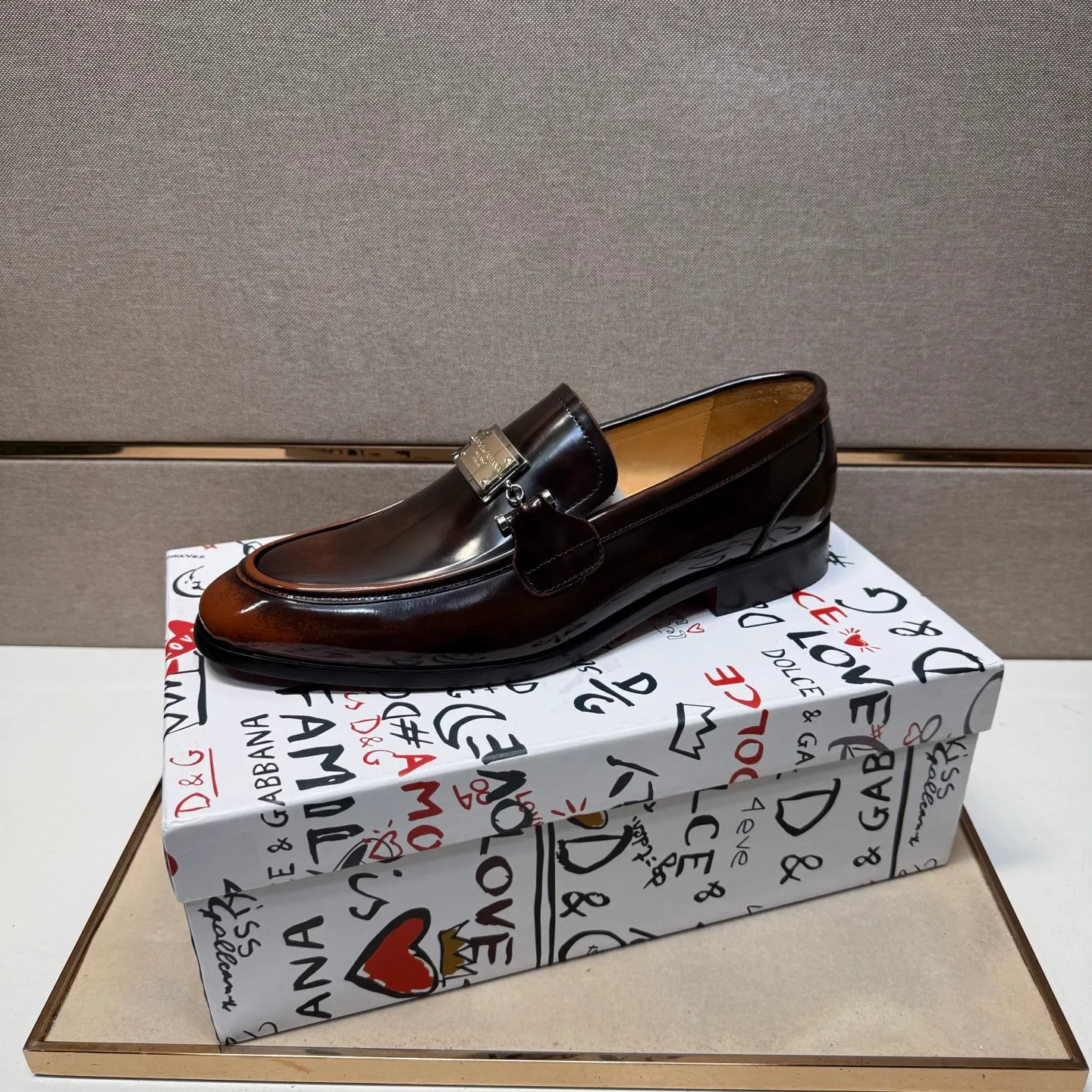 Men's men's shoes 💰pp520【DG～】Men's casual formal leather shoes 2025z cabinet sales simultaneously 🔶Size: 38-44#️⃣ 🔷3 colors🔜The upper is made of cowhide stitching ➕Cowhide lining, comfortable and breathable, sole: original comfortable, wear-resistant and non-slip outsole, ⚠️real thing📱photographed🎬real thing is better📢📢📢